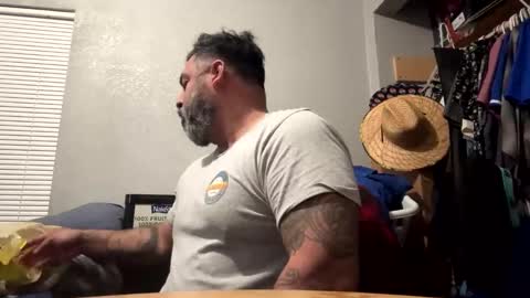 Snapshot of suavecito67 chatting on 12/16/25, 03:11 suavecito67 online show from 12/16/25, 03:11