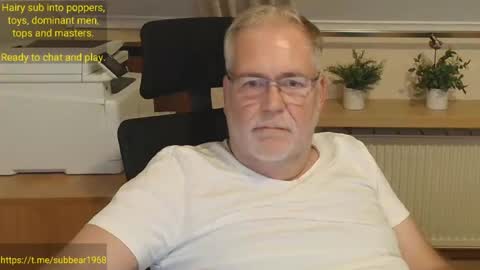 Snapshot of subbear1968 chatting on 07/04/26, 10:05 subbear1968 online show from 07/04/26, 10:05