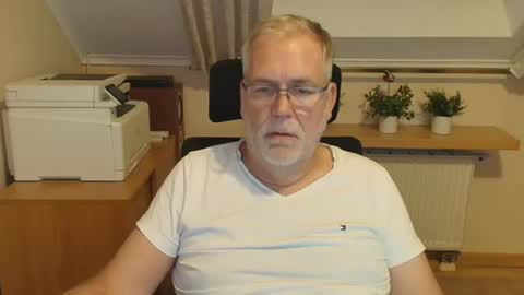 Snapshot of subbear1968 chatting on 07/06/26, 08:22 subbear1968 online show from 07/06/26, 08:22