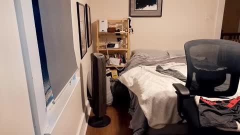 Snapshot of subbrian chatting on 10/27/25, 04:33 subbrian online show from 10/27/25, 04:33