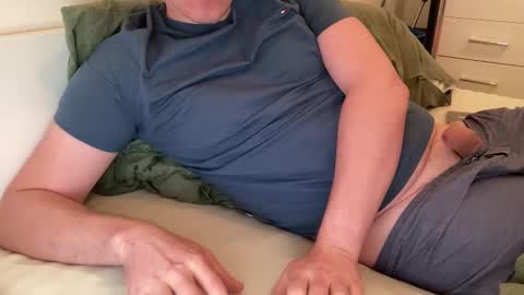 Snapshot of submissive199 chatting on 11/08/25, 04:29 submissive199 online show from 11/08/25, 04:29