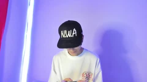 Snapshot of submissive_boyy_ chatting on 12/08/24, 05:01 nico online show from 12/08/24, 05:01