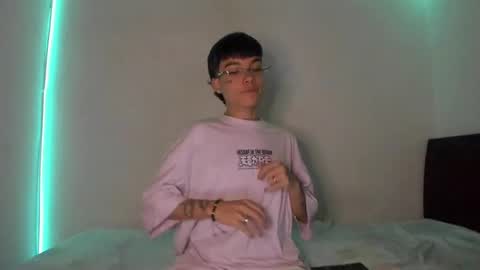 Snapshot of submissive_boyy_ chatting on 01/03/25, 04:16 nico online show from 01/03/25, 04:16