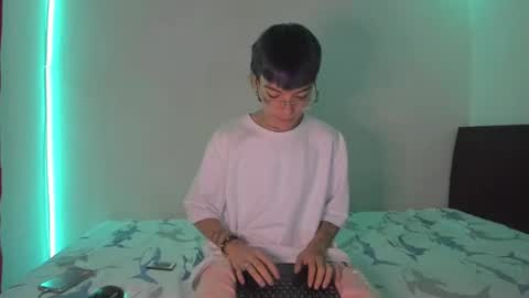 Snapshot of submissive_boyy_ chatting on 01/10/25, 02:55 nico online show from 01/10/25, 02:55