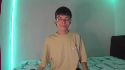 Snapshot of submissive_boyy_ chatting on 01/14/25, 04:50 nico online show from 01/14/25, 04:50