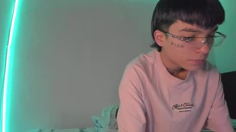 Snapshot of submissive_boyy_ chatting on 01/19/25, 05:07 nico online show from 01/19/25, 05:07