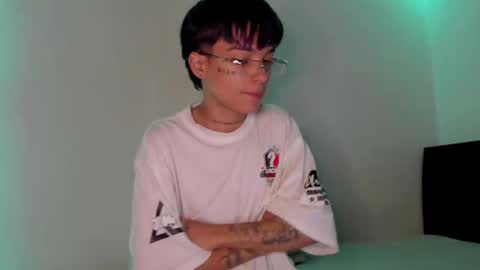 Snapshot of submissive_boyy_ chatting on 02/26/25, 03:41 nico online show from 02/26/25, 03:41