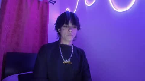 Snapshot of submissive_boyy_ chatting on 12/04/25, 08:17 nico online show from 12/04/25, 08:17