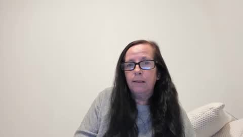 Snapshot of submissivepeachgoddess chatting on 04/19/26, 02:55 Submissie Peach Goddess online show from 04/19/26, 02:55