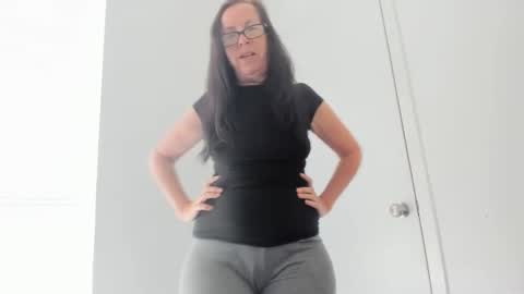 Snapshot of submissivepeachgoddess chatting on 05/03/26, 02:23 Submissie Peach Goddess online show from 05/03/26, 02:23