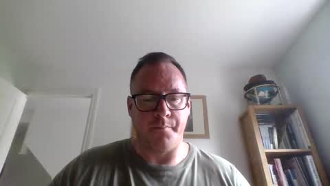 Snapshot of subpig84 chatting on 06/06/26, 12:32 Sub Male online show from 06/06/26, 12:32