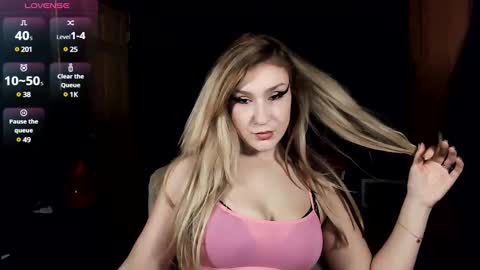 Snapshot of suburban_sickness chatting on 12/06/24, 04:06 Polly online show from 12/06/24, 04:06