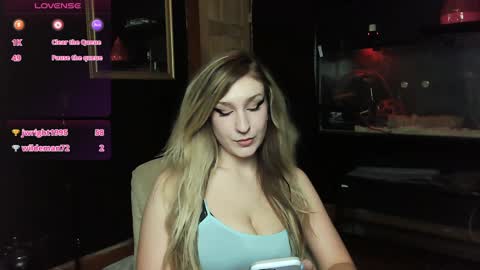 Snapshot of suburban_sickness chatting on 01/27/25, 03:50 Polly online show from 01/27/25, 03:50