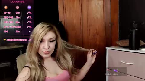 Snapshot of suburban_sickness chatting on 02/13/25, 04:28 Polly online show from 02/13/25, 04:28