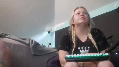 Snapshot of successfulpussy_paypig chatting on 05/05/26, 02:47 jenna online show from 05/05/26, 02:47