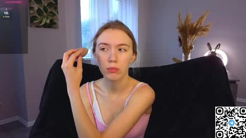 Snapshot of succubelle chatting on 10/05/25, 06:12 Eda online show from 10/05/25, 06:12