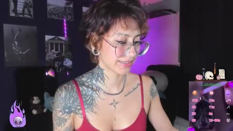 Snapshot of succubus_girl_ chatting on 02/13/26, 01:01 Alexy online show from 02/13/26, 01:01