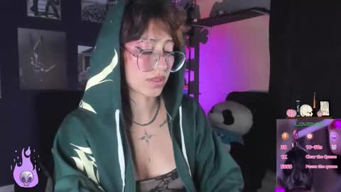 Snapshot of succubus_girl_ chatting on 02/19/26, 11:12 Alexy online show from 02/19/26, 11:12