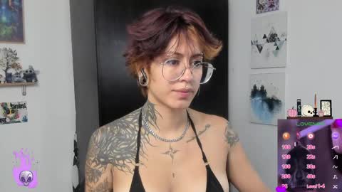 Snapshot of succubus_girl_ chatting on 04/23/26, 02:30 Alexy online show from 04/23/26, 02:30