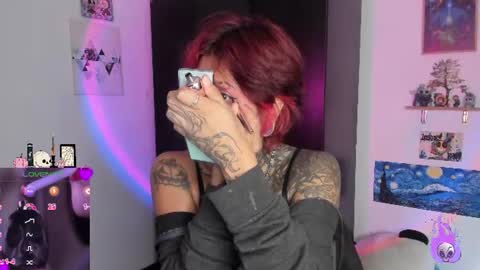 Snapshot of succubus_girl_ chatting on 07/25/26, 01:30 Alexy online show from 07/25/26, 01:30