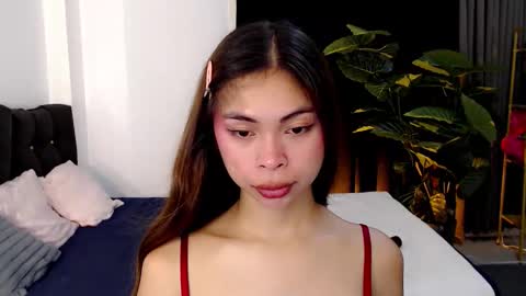 Snapshot of suckablechick chatting on 10/30/25, 03:08 Marry online show from 10/30/25, 03:08