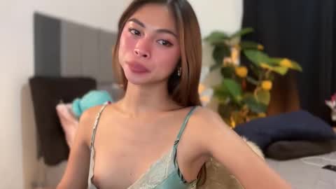 Snapshot of suckablechick chatting on 11/26/25, 04:52 Marry online show from 11/26/25, 04:52