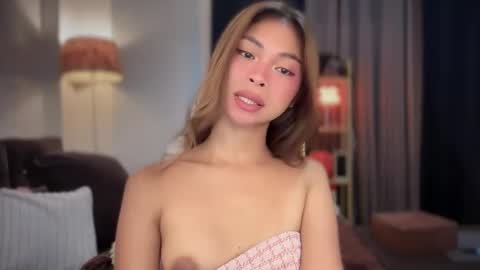 Snapshot of suckablechick chatting on 05/18/26, 10:59 Marry online show from 05/18/26, 10:59