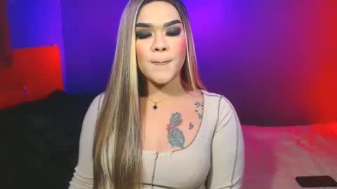 Snapshot of suckablecockoffreya chatting on 01/19/25, 09:34 JADE ELYSE online show from 01/19/25, 09:34