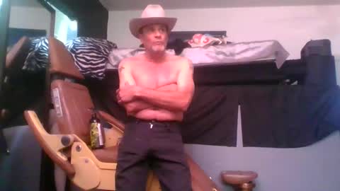 SUCKITU812 online show from 12/30/24, 03:58