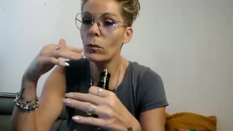 Snapshot of sucrette5629 chatting on 02/20/26, 09:32 sucrette5629 online show from 02/20/26, 09:32