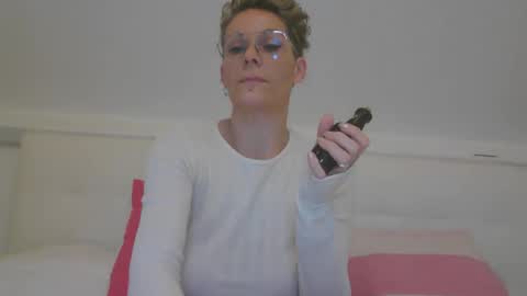 Snapshot of sucrette5629 chatting on 02/23/26, 09:39 sucrette5629 online show from 02/23/26, 09:39