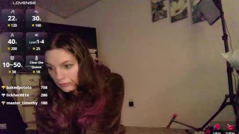 Snapshot of sufferbunny chatting on 02/14/25, 05:36 Nikki Sabel online show from 02/14/25, 05:36