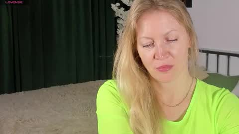 sugamomy online show from 10/22/25, 12:11