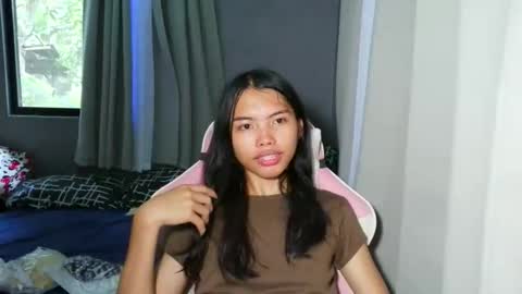 Snapshot of sugar_holly96 chatting on 06/03/26, 06:05 sugar_holly96 online show from 06/03/26, 06:05
