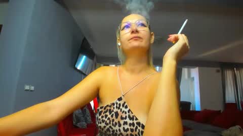 Snapshot of sugar_mayy chatting on 11/03/25, 09:21 May online show from 11/03/25, 09:21