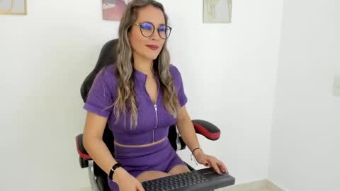 Snapshot of sugar_milff chatting on 12/20/24, 05:51 sugar_milff online show from 12/20/24, 05:51