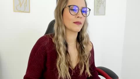 Snapshot of sugar_milff chatting on 01/04/25, 02:35 sugar_milff online show from 01/04/25, 02:35