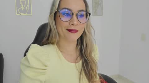 Snapshot of sugar_milff chatting on 12/05/25, 02:14 sugar_milff online show from 12/05/25, 02:14