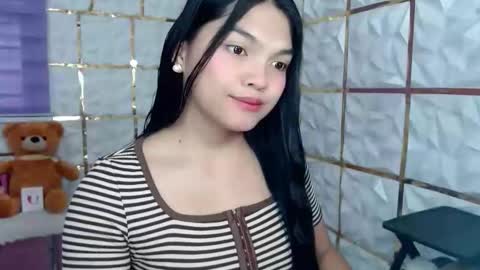 Snapshot of sugar_n_spicex chatting on 05/24/26, 06:07 trisha online show from 05/24/26, 06:07