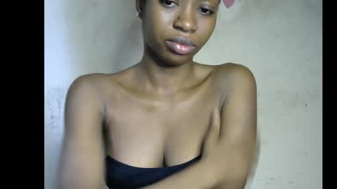 Bella online show from 12/18/25, 08:42