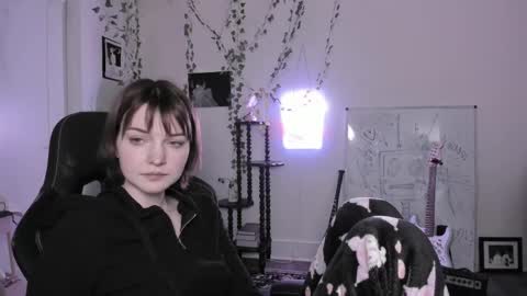 Snapshot of sugarmiette chatting on 05/23/26, 10:19 Ella online show from 05/23/26, 10:19
