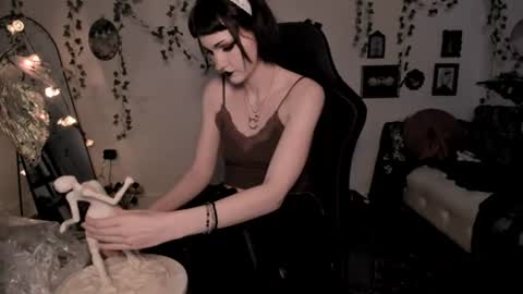 Ella online show from 07/23/26, 05:38