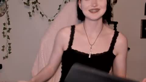 Ella online show from 08/04/26, 04:26