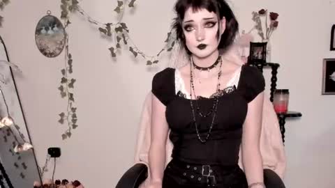 Ella online show from 08/09/26, 12:45