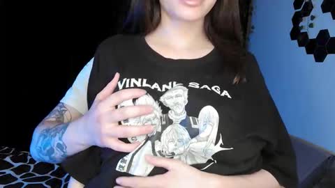 Sugarpeaach online show from 10/31/25, 03:24