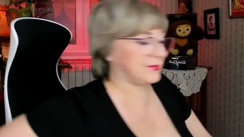 Vivien online show from 12/04/24, 09:07