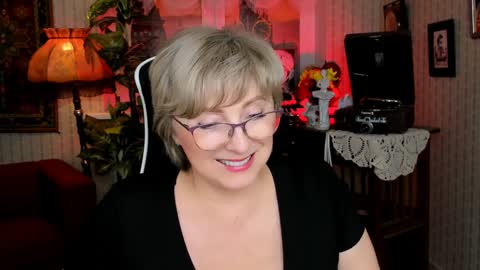 Vivien online show from 12/04/24, 12:14