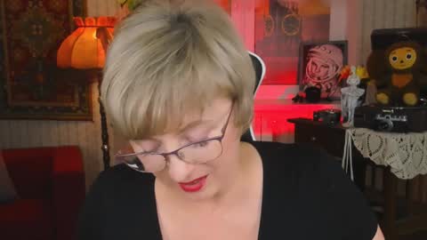 Vivien online show from 12/11/24, 06:31