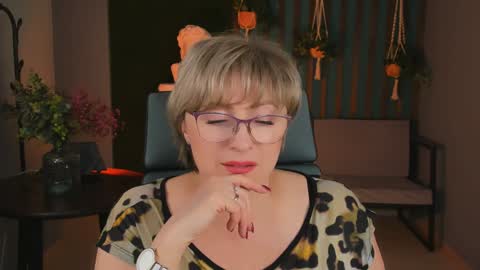 Vivien online show from 12/14/24, 03:25