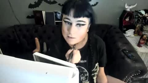 Snapshot of sugary_sweet chatting on 09/16/25, 12:55 Sugary online show from 09/16/25, 12:55